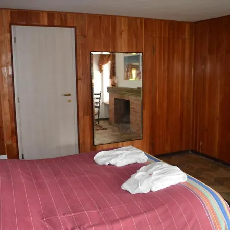 L'uovo E La Faina Busca