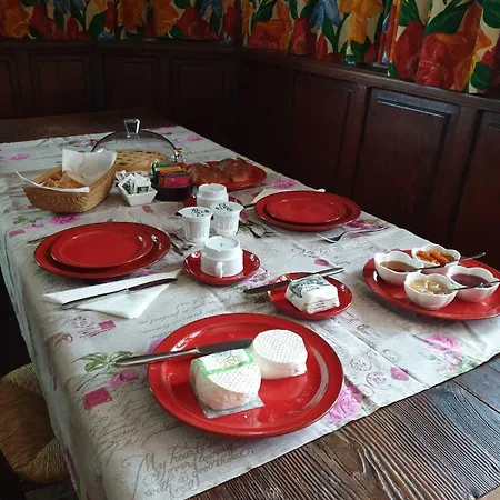 L'uovo E La Faina Frühstückspension Busca