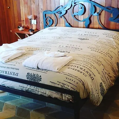 L'uovo E La Faina Frühstückspension Busca