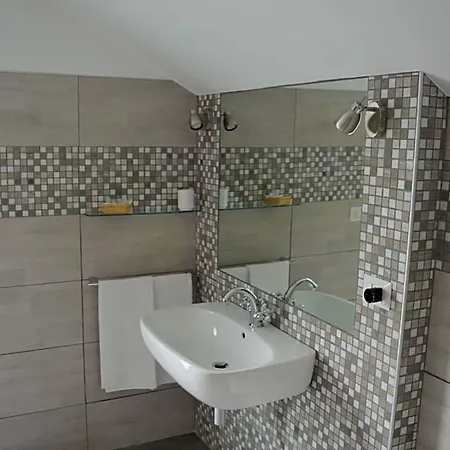 L'uovo E La Faina Bed & Breakfast Busca