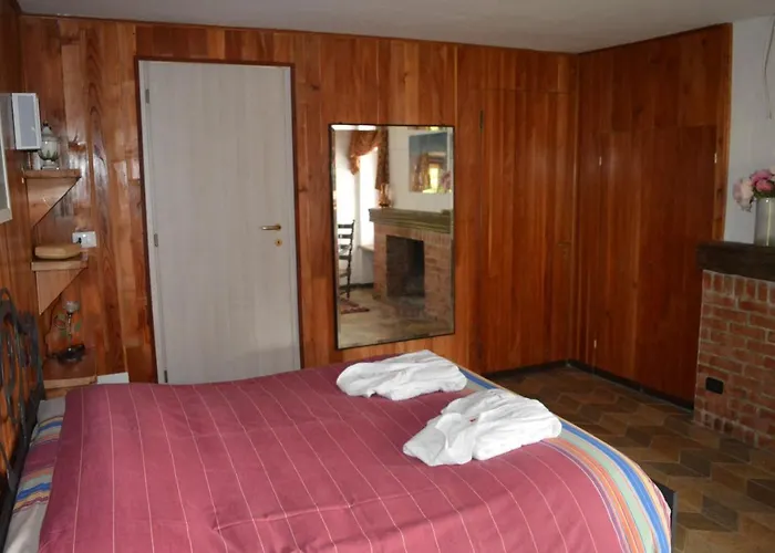 L'uovo E La Faina Busca